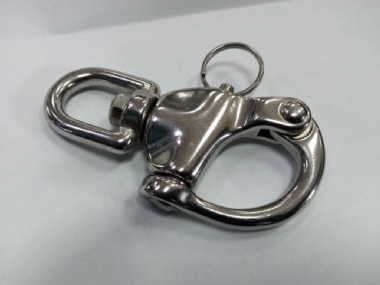 YOUNG MARINE SWIVEL SNAP SHACKLE